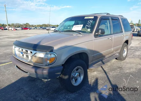 1997 Ford Explorer Eddie Bauer/Limited/Xl/Xlt z USA, uszkodzony, nr VIN 1FMDU32X7VUC72056
